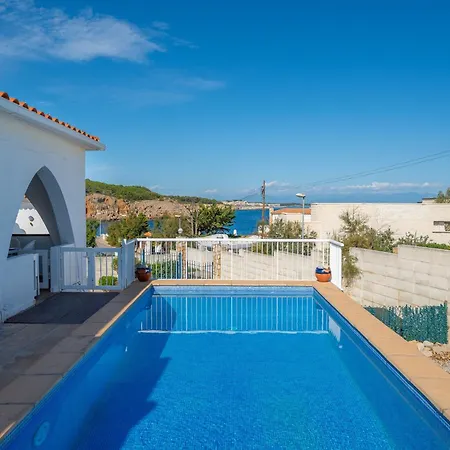Well-appointed In L Escala *