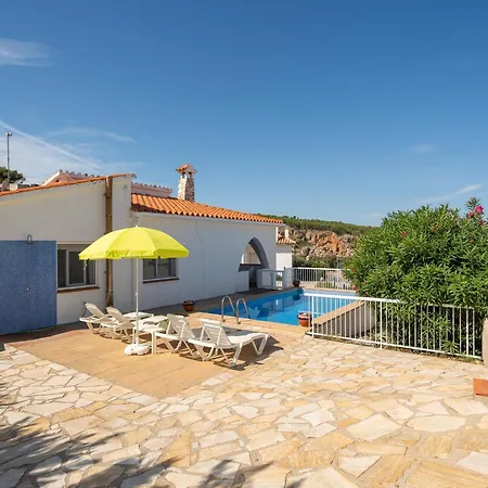 Well-appointed In L Escala